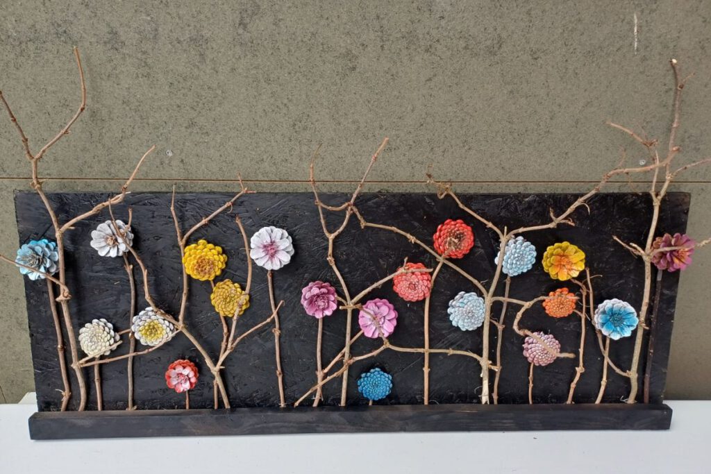 Kunstwerk-takken-met-bloemen